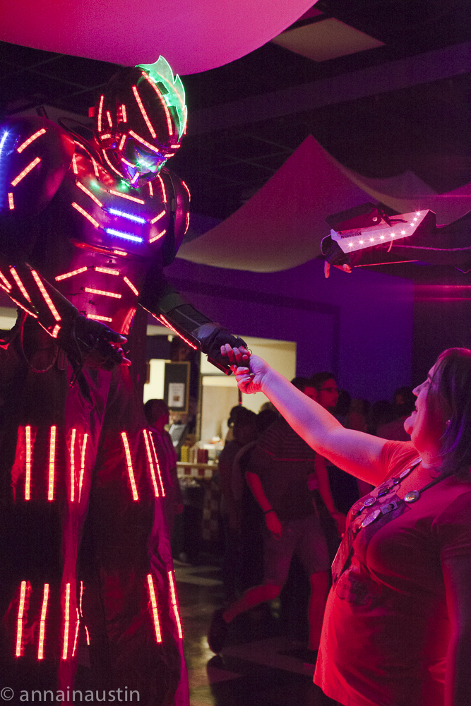 dancing-robots-at-the-closing-night-party-at-fantastic-fest-2016-austin-texas-1524